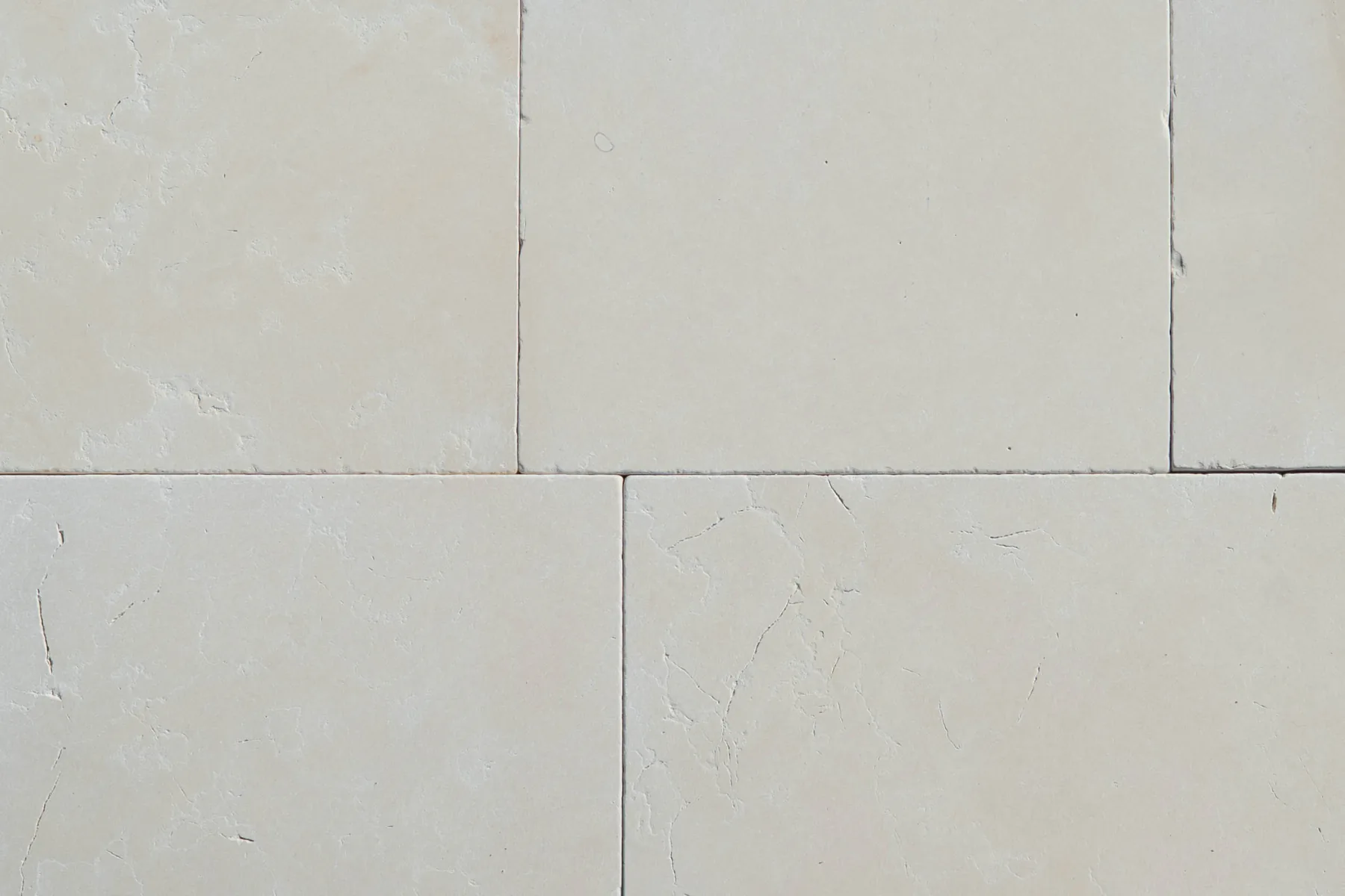Primo piano di lastre in marmo biancone extra dal colore bianco uniforme